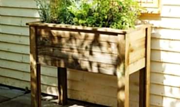 AHŞAP BAHÇE SAKSILARI