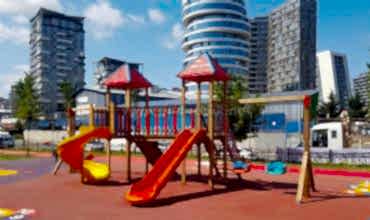 Çift Kuleli ve Çift Kaydıraklı Ahşap Oyun Parkı