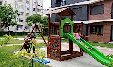 Çocuk oyun parkı Leon